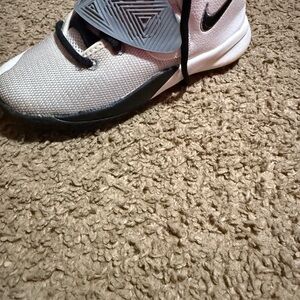 Nike White and Black Sneaker